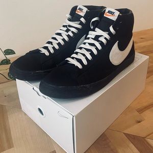 Men’s size 11 Nike high top black sneakers